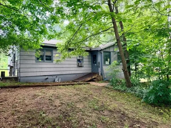 104 Grace Street, Tonganoxie, KS 66086