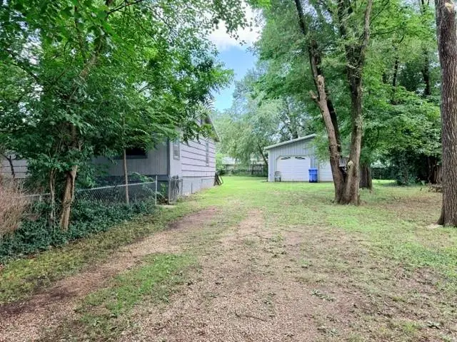 104 Grace Street, Tonganoxie, KS 66086 - #2