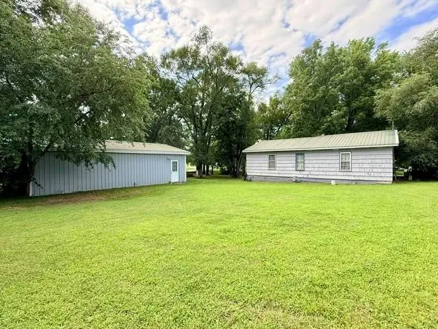 104 Grace Street, Tonganoxie, KS 66086 - #3