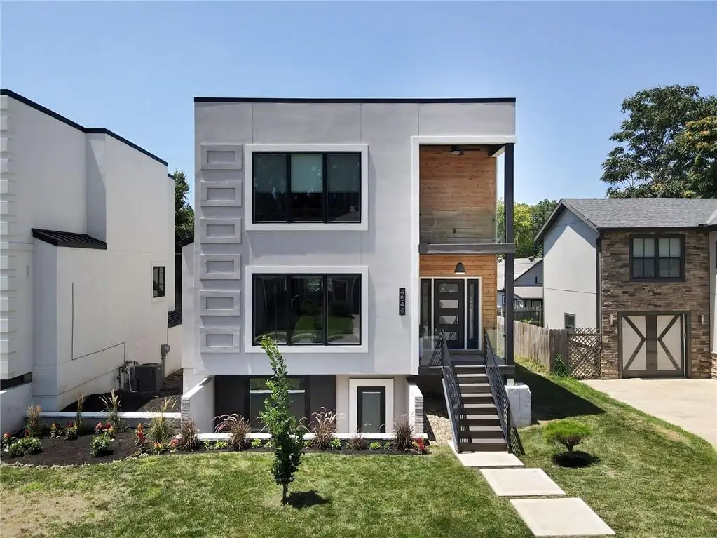 4544 Bell Street, Kansas City, MO 64111 - #1