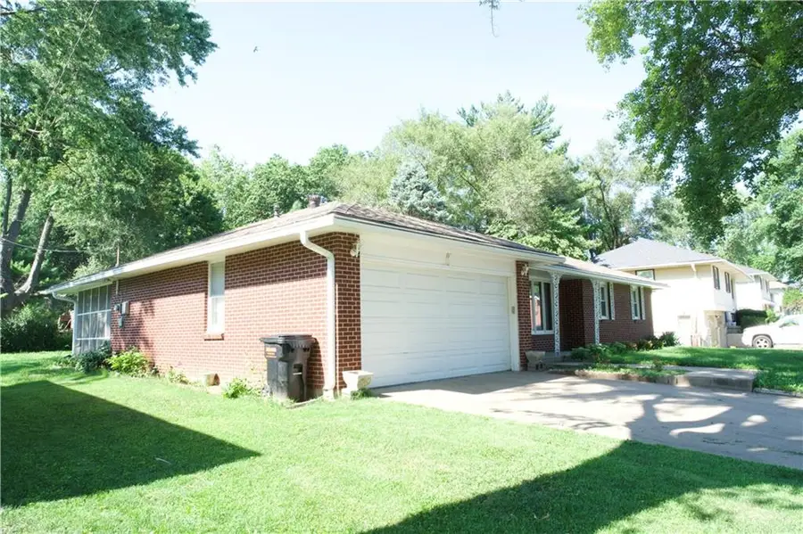 7924 Oakland Avenue, Kansas City, KS 66112 - #3