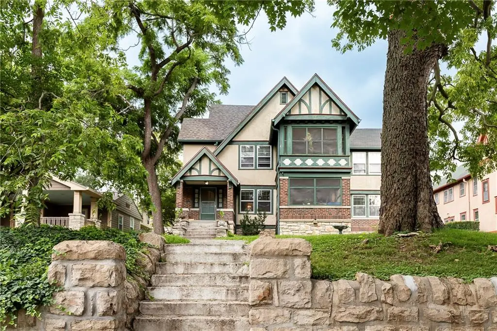 3723 Locust Street, Kansas City, MO 64109 - #1