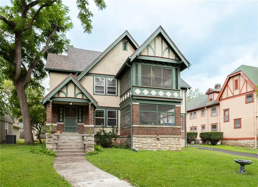 3723 Locust Street, Kansas City, MO 64109 - #3