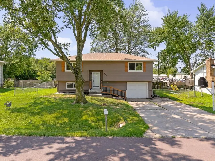 305 W South Street, Spring Hill, KS 66083 - #2