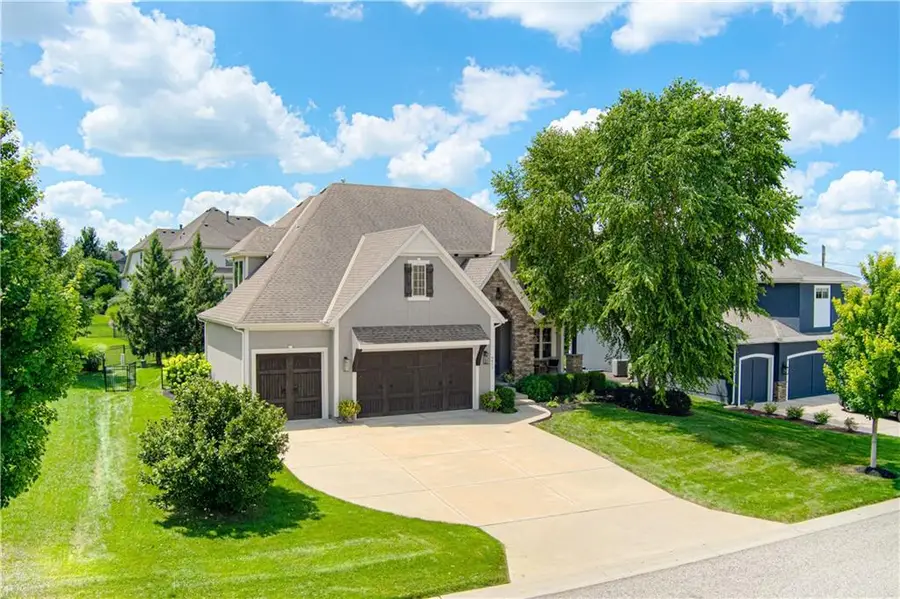 9405 W 163rd Place, Overland Park, KS 66085 - #2