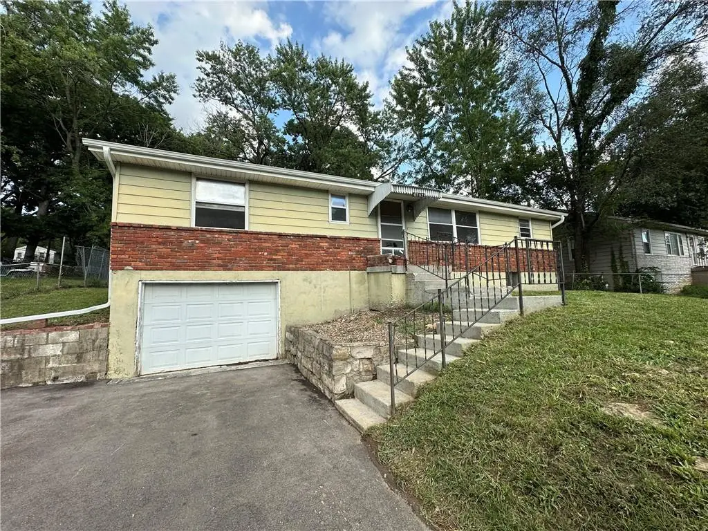 6303 N Broadway Street, Kansas City, MO 64118 - #1