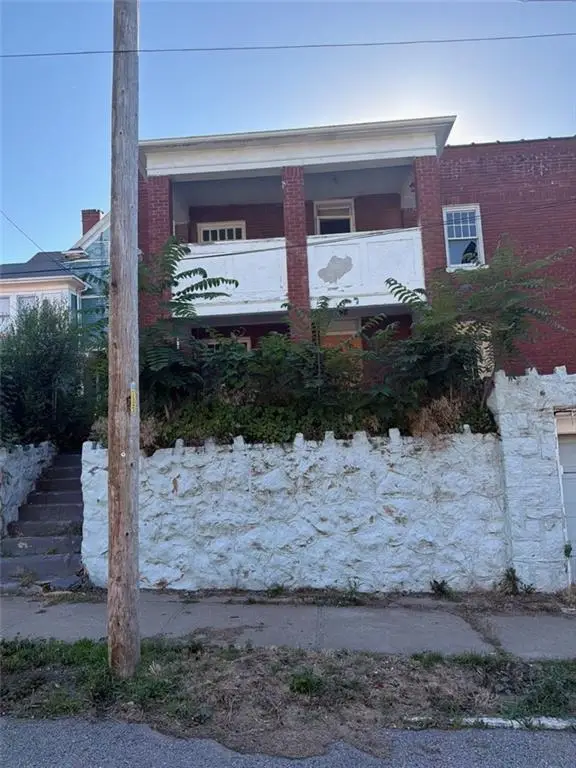 1110 N 11th Street, St Joseph, MO 64501