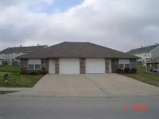 183-185 NW Woodbury Drive, Grain Valley, MO 64029