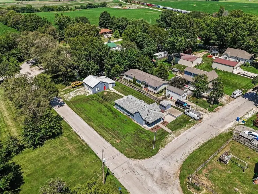 320 Elm Street, Bucyrus, KS 66013 - #3