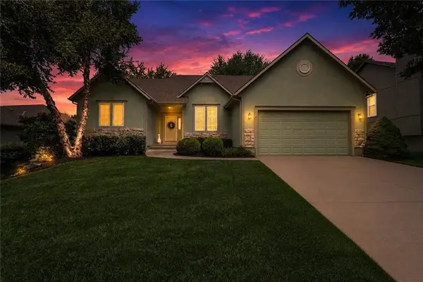 7878 W 155 Terrace, Overland Park, KS 66223