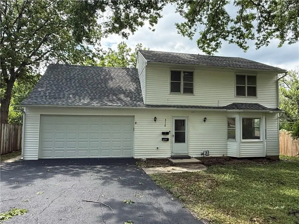 8110 Walnut Street, Kansas City, MO 64114 - #1
