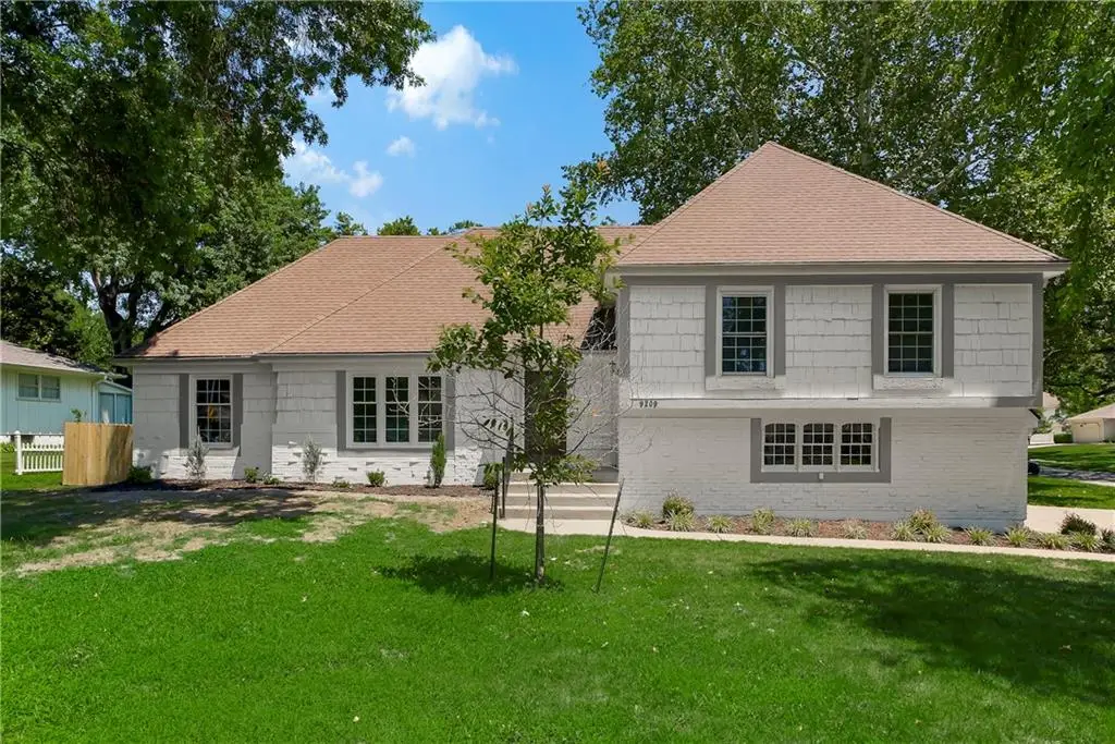9209 Roe Avenue, Prairie Village, KS 66207 - #1