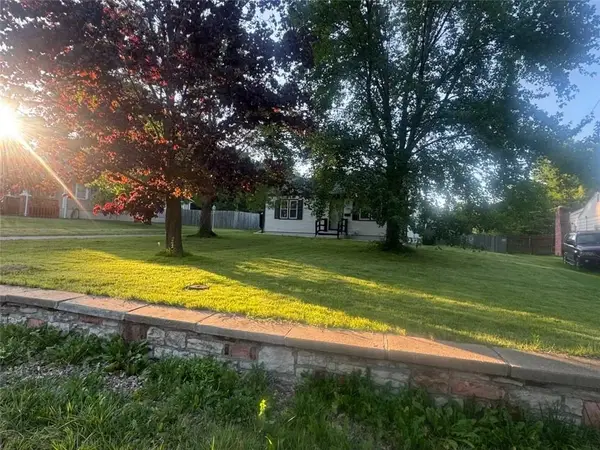1000 W 27th Street, Independence, MO 64052