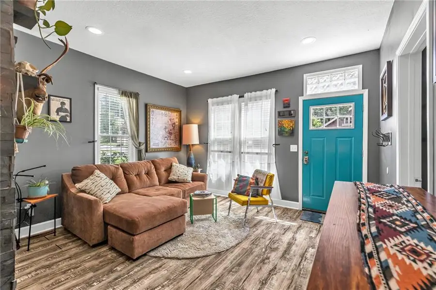 4118 Roanoke Road, Kansas City, MO 64111 - #3