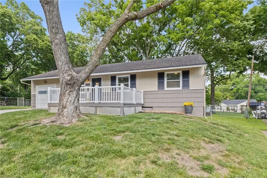 5327 Maple Street, Mission, KS 66202 - #3