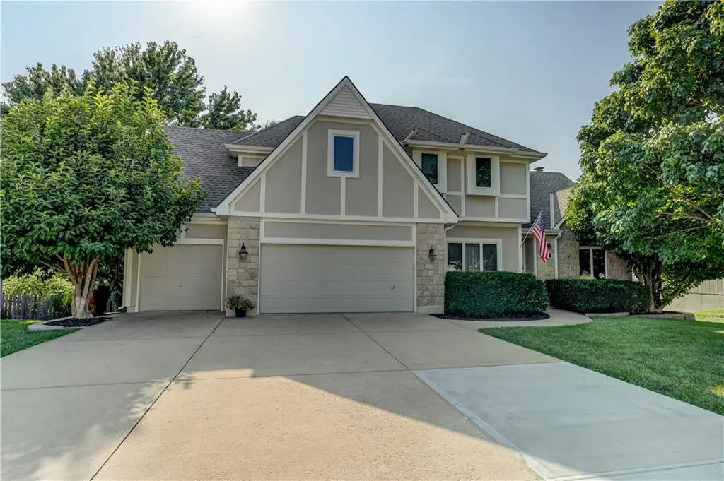 512 Canterbury Lane, Lees Summit, MO 64063 - #1