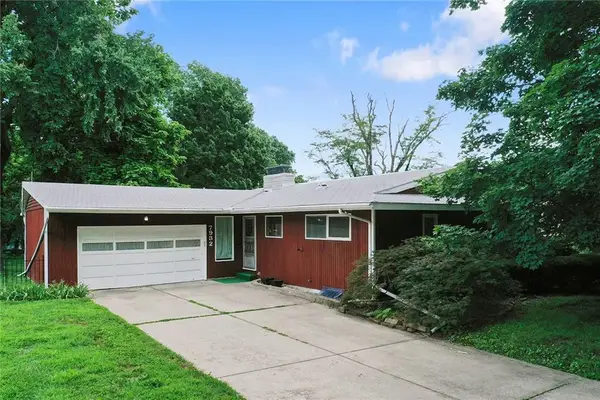 7932 Shawnee Drive, Overland Park, KS 66212