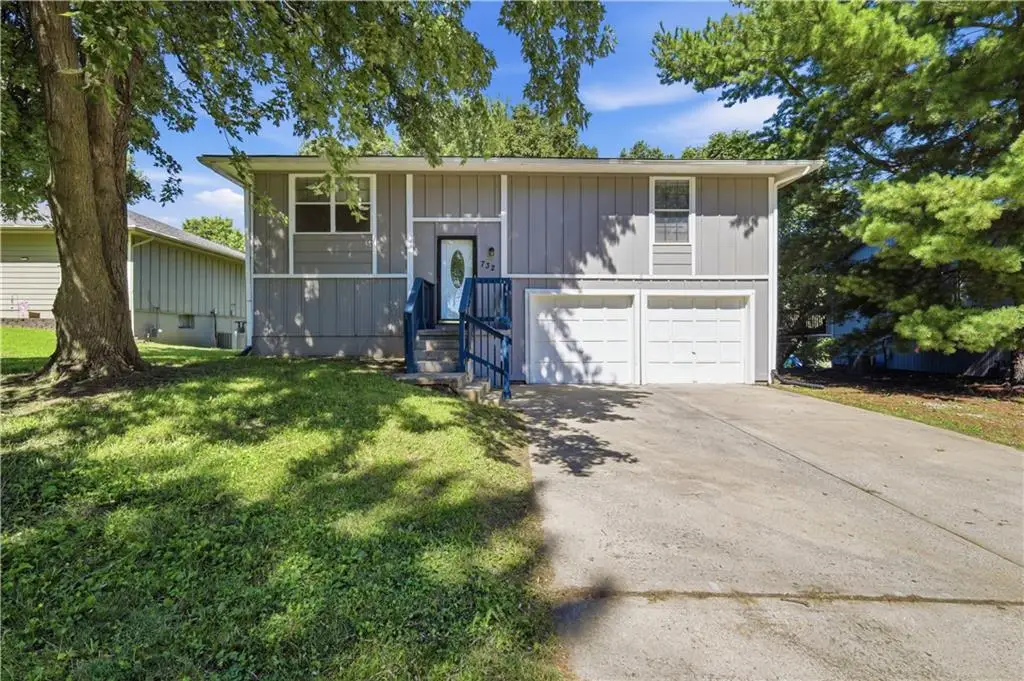 732 N Mohican Drive, Independence, MO 64056 - #1