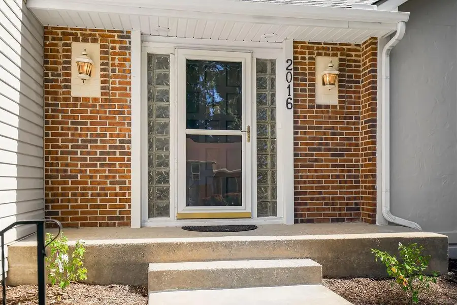 2016 E Sleepy Hollow Drive, Olathe, KS 66062 - #2