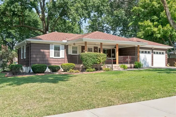 805 S Brentwood Street, Olathe, KS 66061