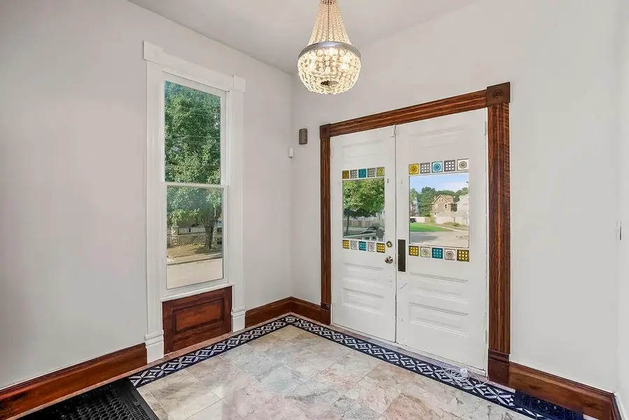 200 Garfield Avenue, Kansas City, MO 64124 - #2