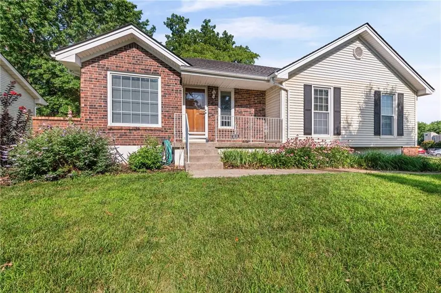 5836 N Indiana Avenue, Gladstone, MO 64119 - #2