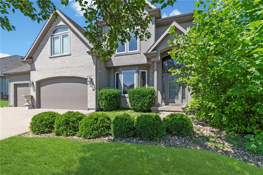 6304 N Kensington Court, Kansas City, MO 64119 - #2