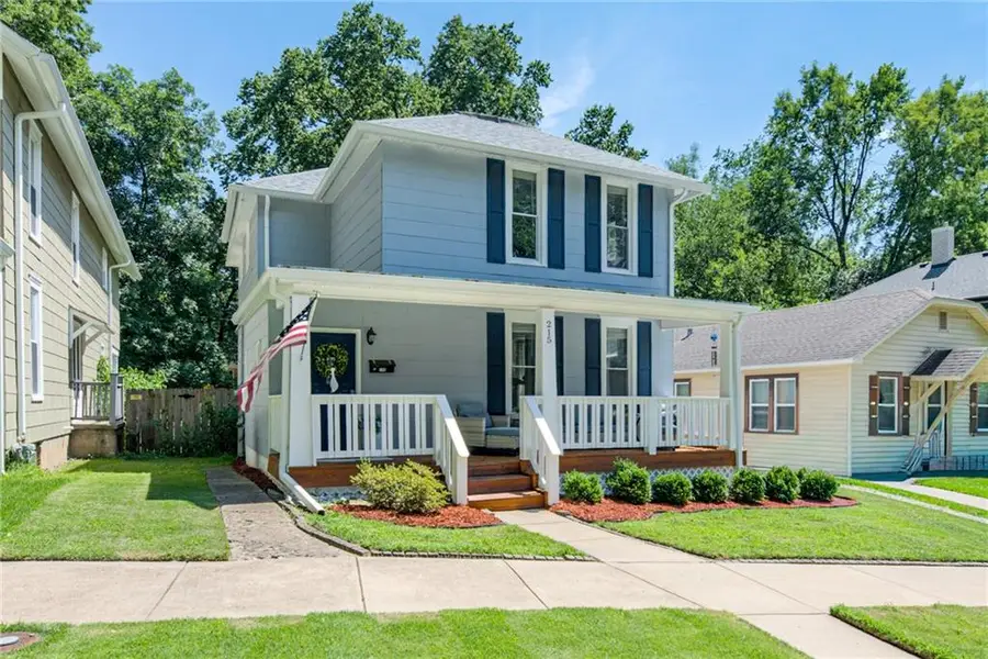 215 Pine Street, Leavenworth, KS 66048 - #2