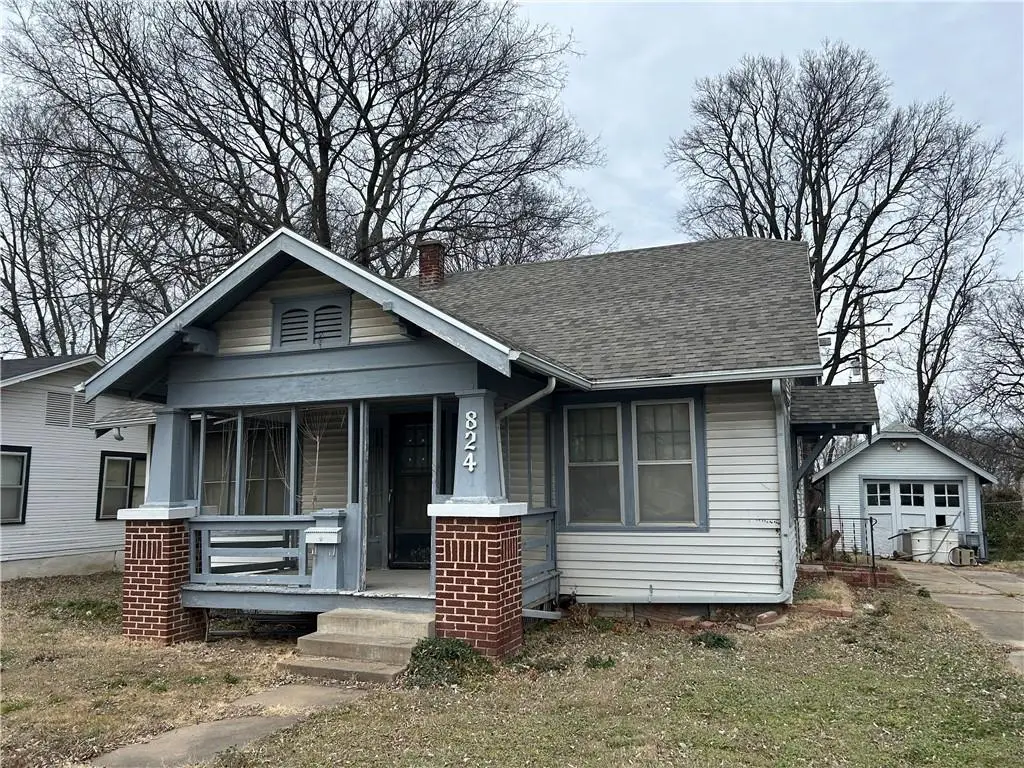824 E Main Street, Independence, KS 67301 - #1