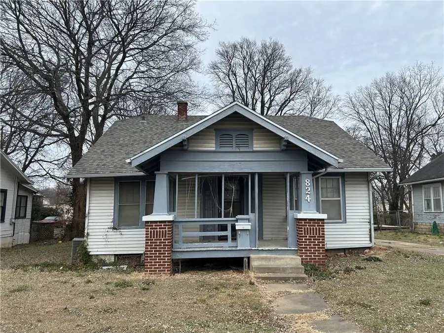 824 E Main Street, Independence, KS 67301 - #2