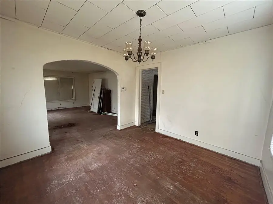 824 E Main Street, Independence, KS 67301 - #3