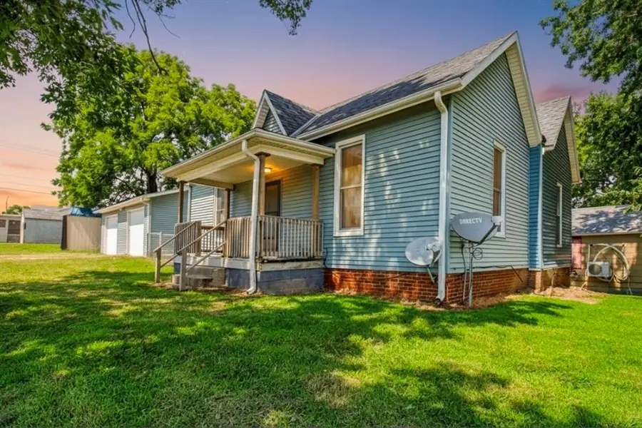 2203 Walnut Street, Higginsville, MO 64037 - #2