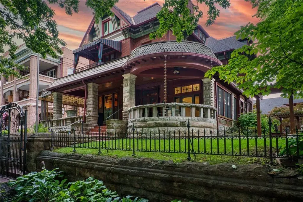 425 Gladstone Boulevard, Kansas City, MO 64124 - #1