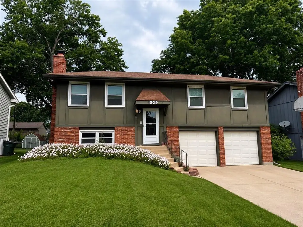 1509 Scarborough Street, Olathe, KS 66062 - #1