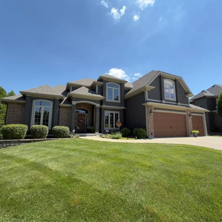 7825 N Kirkwood Avenue, Kansas City, MO 64151 - #2