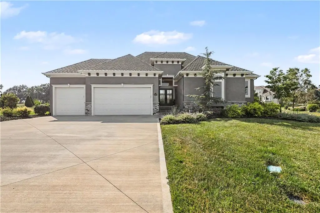 10008 N Revere Court, Kansas City, MO 64154 - #1
