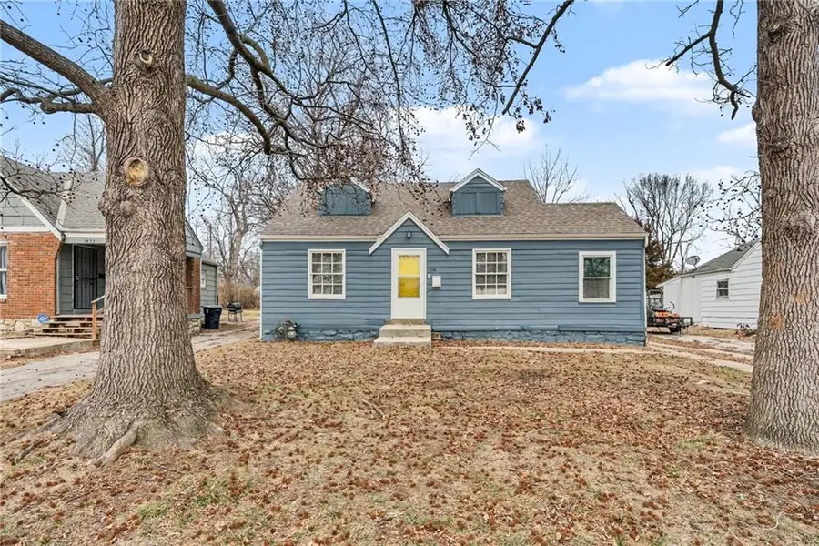 1434 E 80th Street, Kansas City, MO 64131 - #2