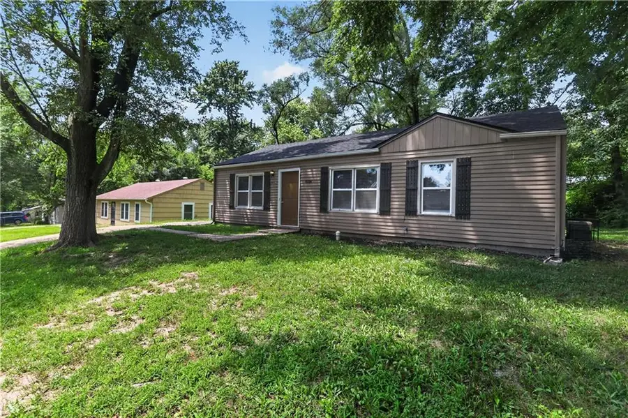 6014 Corona Avenue, Kansas City, KS 66102 - #2