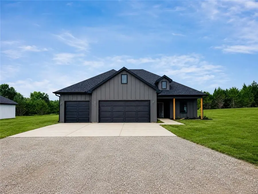 324 NE 51st Road, Warrensburg, MO 64093 - #2
