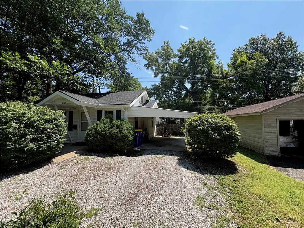 5509 Maple Street, Prairie Village, KS 66208 - #1