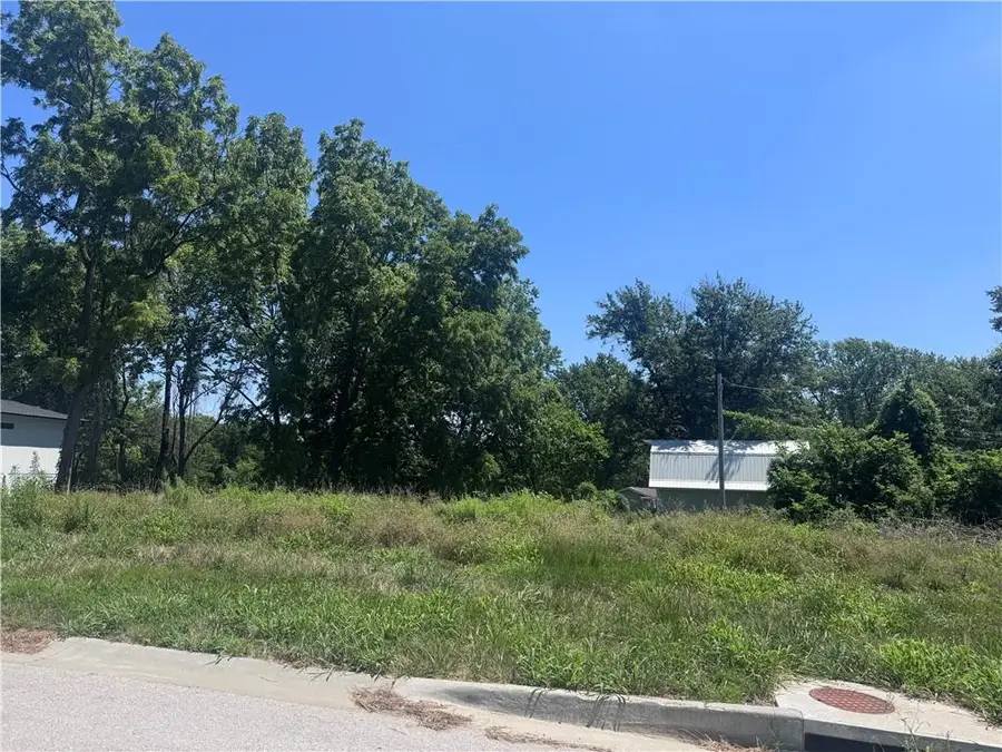 1500 SW Stonewall Drive, Oak Grove, MO 64075 - #2