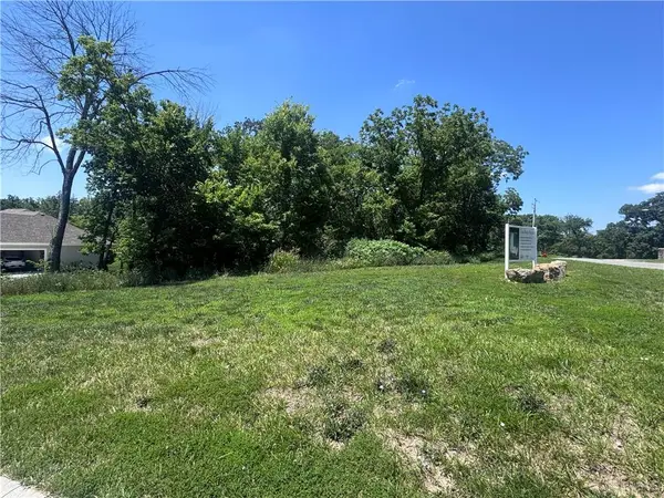 1501 SW Stonewall Drive, Oak Grove, MO 64075