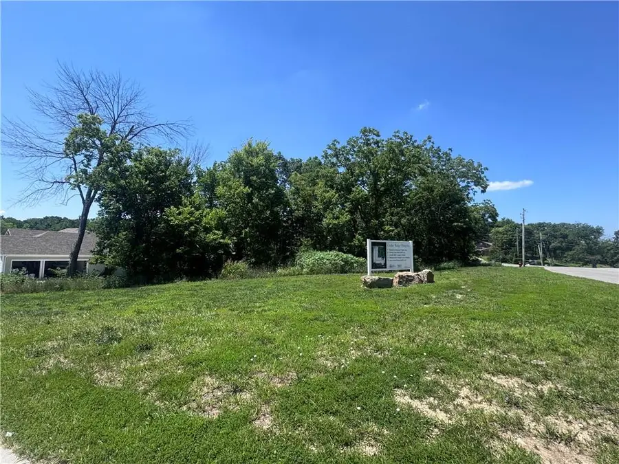 1501 SW Stonewall Drive, Oak Grove, MO 64075 - #2
