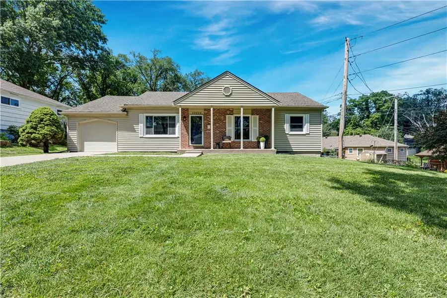 10506 Westbrooke Drive, Overland Park, KS 66214 - #2