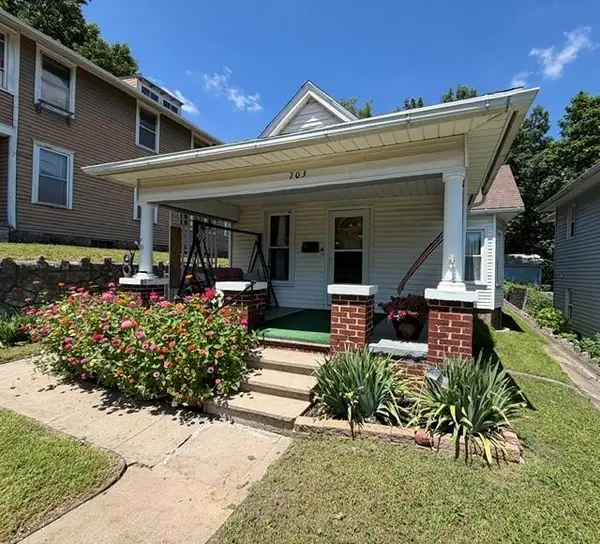 703 Mcdonald Street, St Joseph, MO 64505