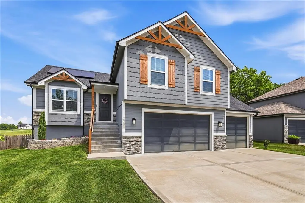 1901 Verbena Avenue, Greenwood, MO 64034 - #1