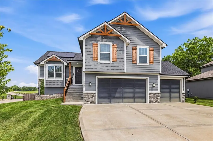 1901 Verbena Avenue, Greenwood, MO 64034 - #2