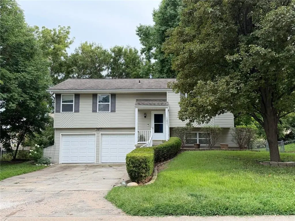 15821 W 152nd Terrace, Olathe, KS 66062 - #1