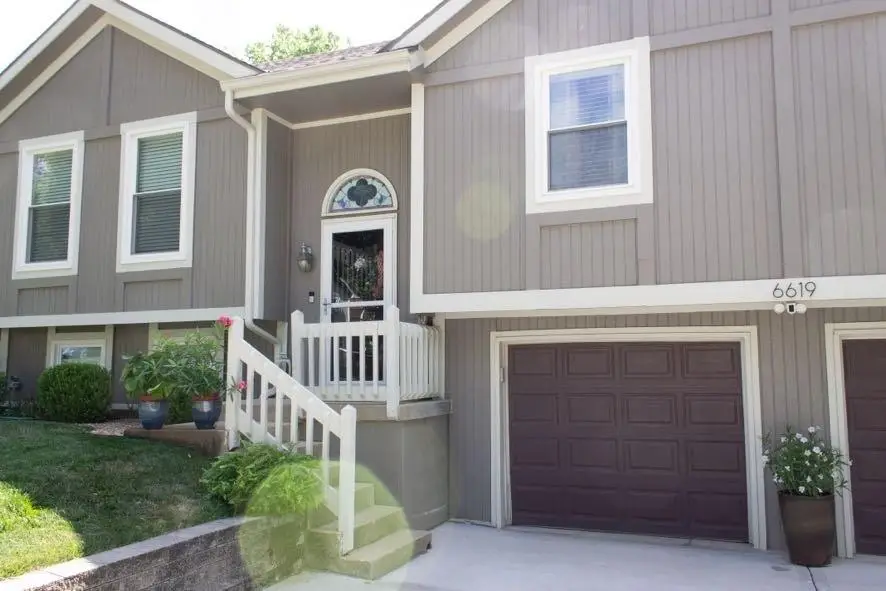 6619 NW Sioux Drive, Kansas City, MO 64152 - #2