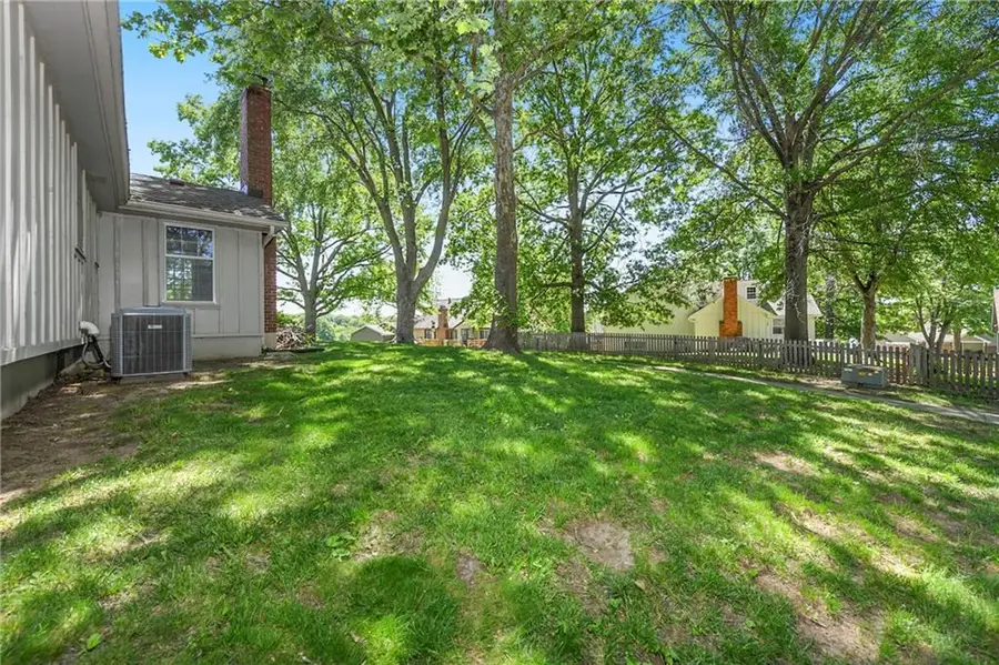 213 Juniper Street, Lees Summit, MO 64064 - #2